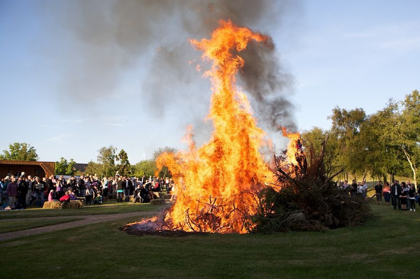 Sankt Hans-bål i Parken
